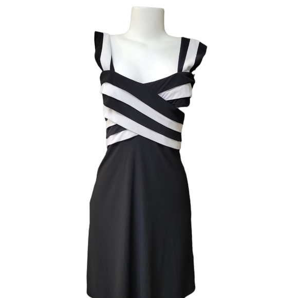 Beautiful dress - Picture 1 of 5